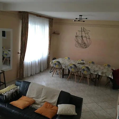 Maison *
